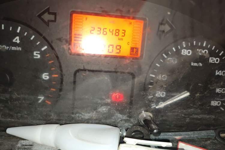 Used Wuling Rongguang 2011 1.2L Base Version Odometer Close Up