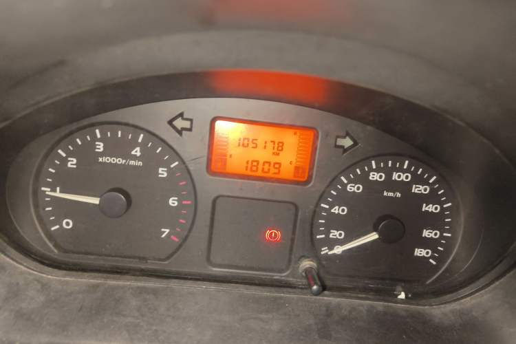 Used Wuling Rongguang 2011 1.2L Comfort Model Odometer Close Up