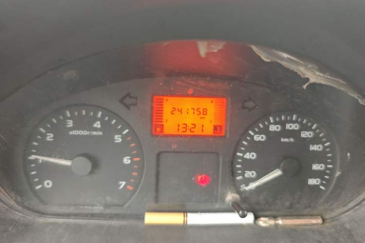 Used Wuling Rongguang 2011 1.2L Base Version Odometer Close Up