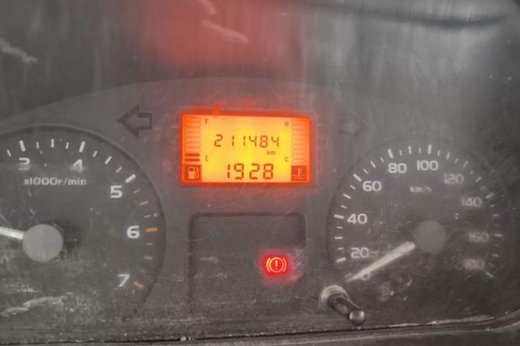 Used Wuling Rongguang 2011 1.2L Base Version Odometer Close Up