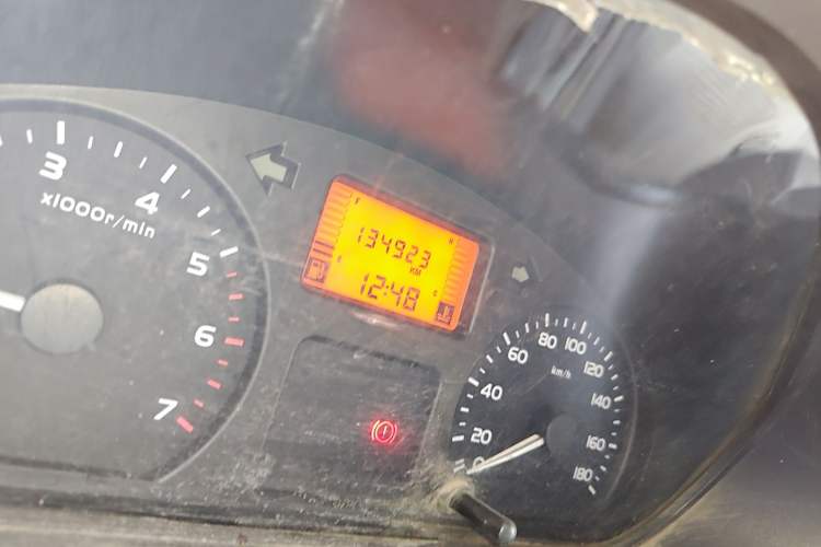 Used Wuling Rongguang 2011 1.2L Base Version Odometer Close Up