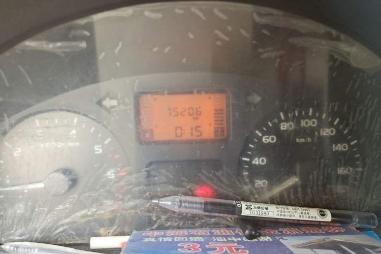 Used Wuling Rongguang 2011 1.2L Standard Version Odometer Close Up