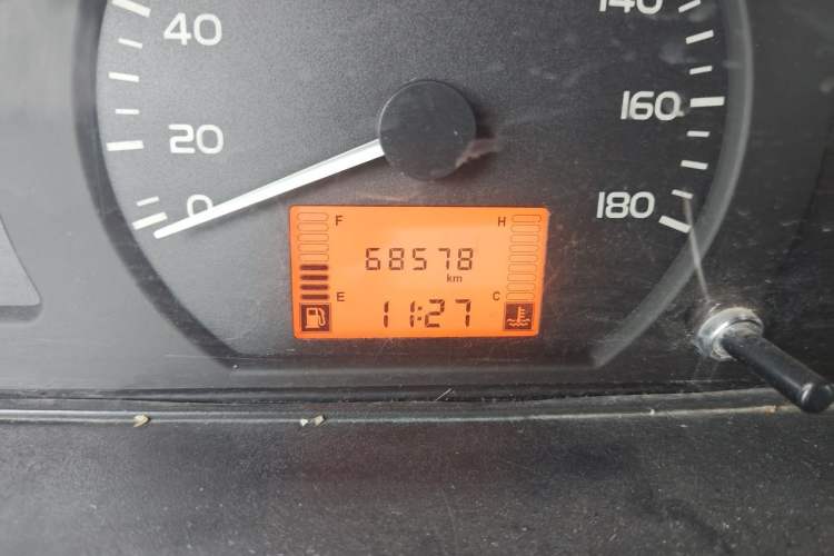 Used Wuling Rongguang 2011 1.2L Base Version Odometer Close Up