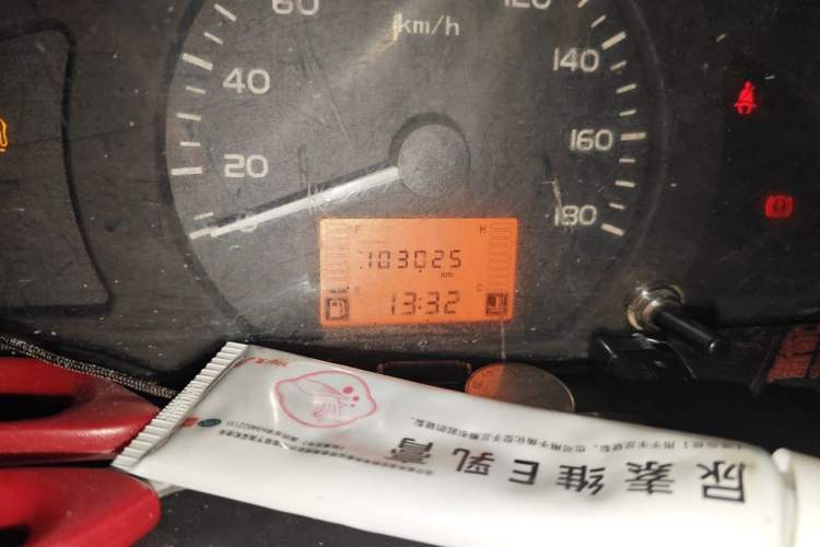 Used Wuling Rongguang 2011 1.2L Base Version Odometer Close Up