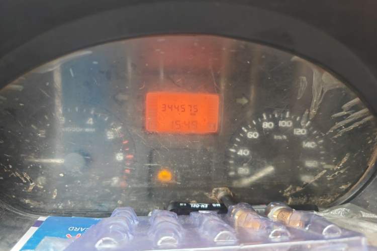 Used Wuling Rongguang 2011 1.2L Standard Version Odometer Close Up