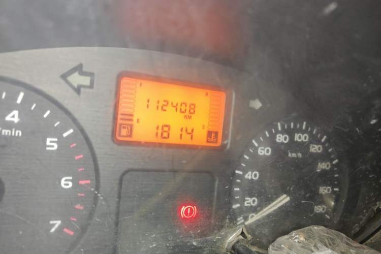 Used Wuling Rongguang 2011 1.2L Base Version Odometer Close Up