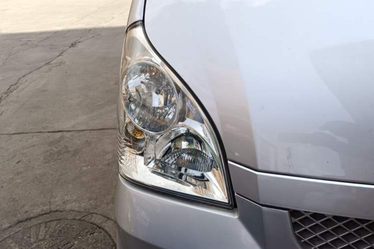 Used Wuling Rongguang 2011 1.2L Base Version Right Front Headlight