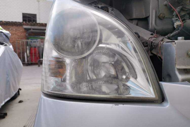 Used Wuling Rongguang 2011 1.2L Base Version Right Front Headlight