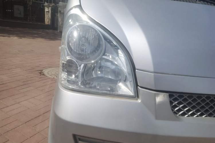 Used Wuling Rongguang 2011 1.2L Base Version Right Front Headlight
