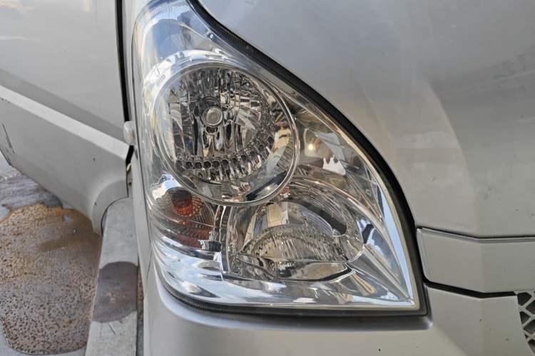 Used Wuling Rongguang 2011 1.2L Base Version Right Front Headlight