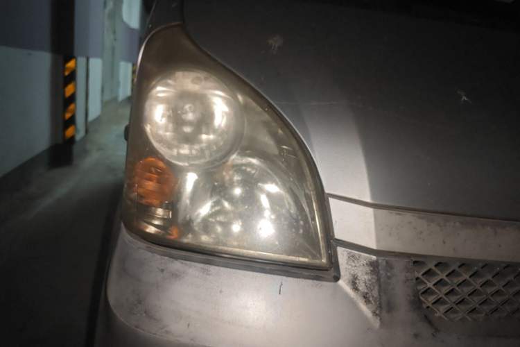 Used Wuling Rongguang 2011 1.2L Base Version Right Front Headlight