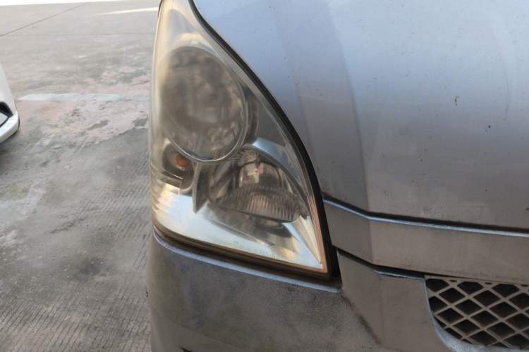 Used Wuling Rongguang 2011 1.2L Base Version Right Front Headlight