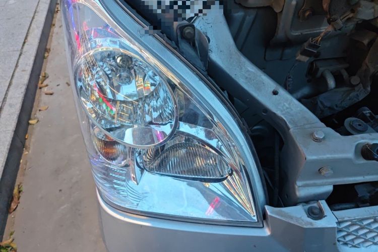 Used Wuling Rongguang 2011 1.2L Base Version Right Front Headlight