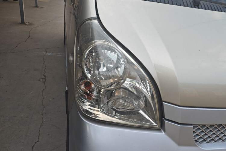 Used Wuling Rongguang 2011 1.2L Standard Version Right Front Headlight