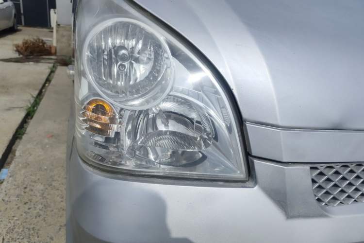 Used Wuling Rongguang 2011 1.2L Base Version Right Front Headlight
