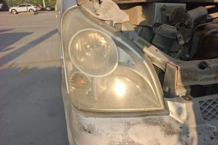 Used Wuling Rongguang 2011 1.2L Comfort Model Right Front Headlight