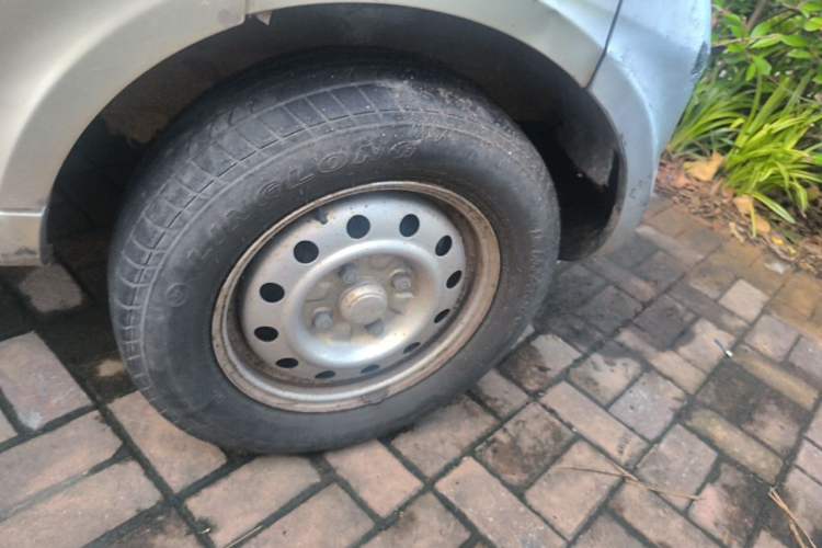 Used Wuling Rongguang 2011 1.2L Base Version Right Front Wheel Hub