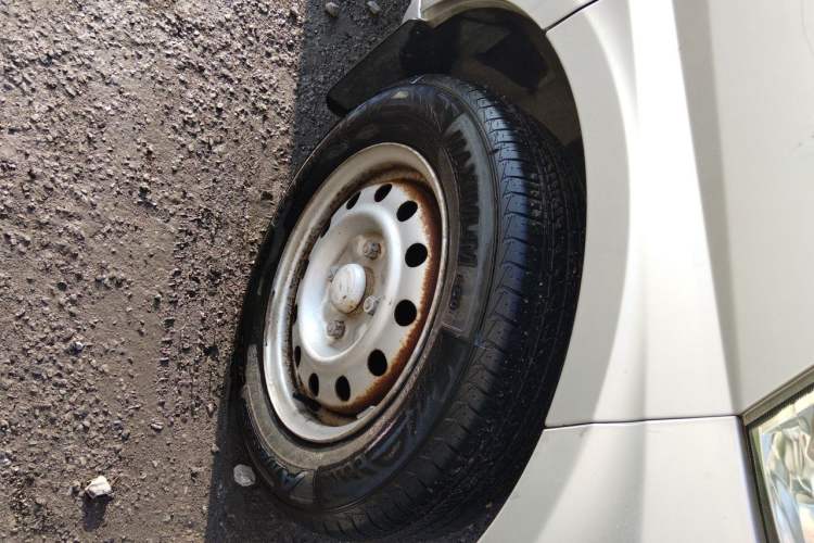 Used Wuling Rongguang 2011 1.2L Base Version Right Front Wheel Hub