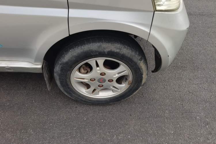Used Wuling Rongguang 2011 1.2L Base Version Right Front Wheel Hub