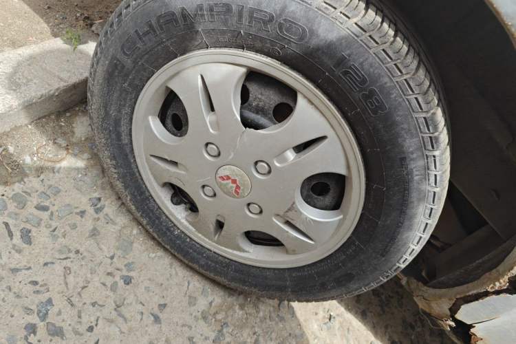 Used Wuling Rongguang 2011 1.2L Base Version Right Front Wheel Hub