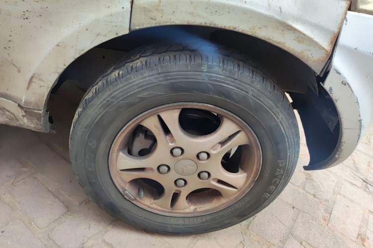 Used Wuling Rongguang 2011 1.2L Base Version Right Front Wheel Hub