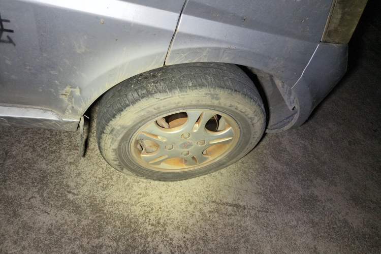 Used Wuling Rongguang 2011 1.2L Base Version Right Front Wheel Hub