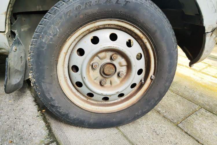 Used Wuling Rongguang 2011 1.2L Base Version Right Front Wheel Hub