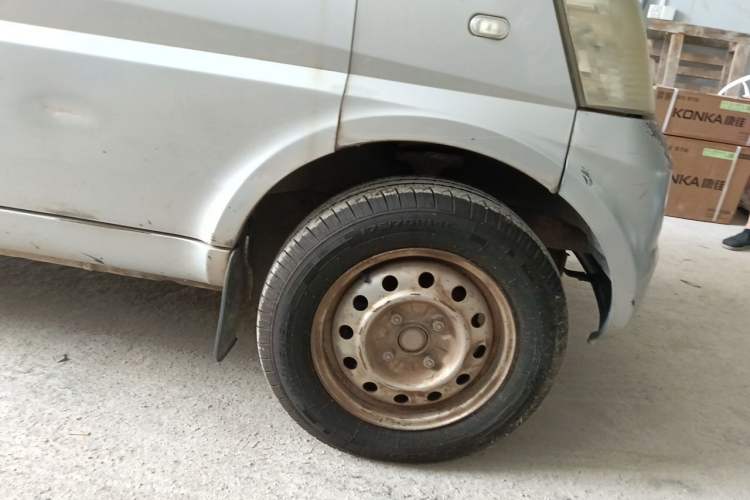 Used Wuling Rongguang 2011 1.2L Base Version Right Front Wheel Hub
