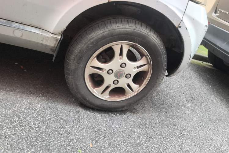 Used Wuling Rongguang 2011 1.2L Comfort Model Right Front Wheel Hub