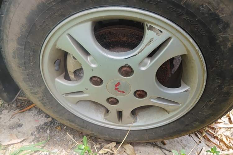 Used Wuling Rongguang 2011 1.5L Base Version Right Front Wheel Hub