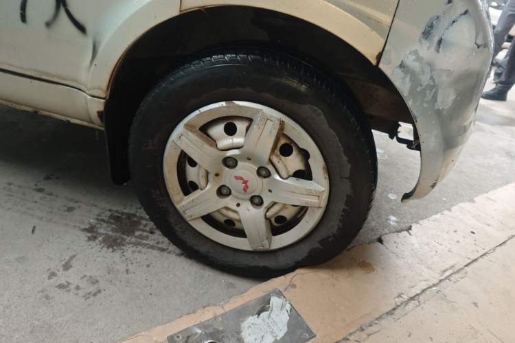 Used Wuling Rongguang 2011 1.2L Base Version Right Front Wheel Hub