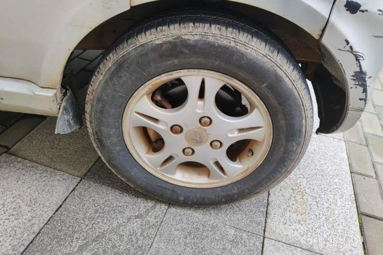 Used Wuling Rongguang 2011 1.2L Comfort Model Right Front Wheel Hub