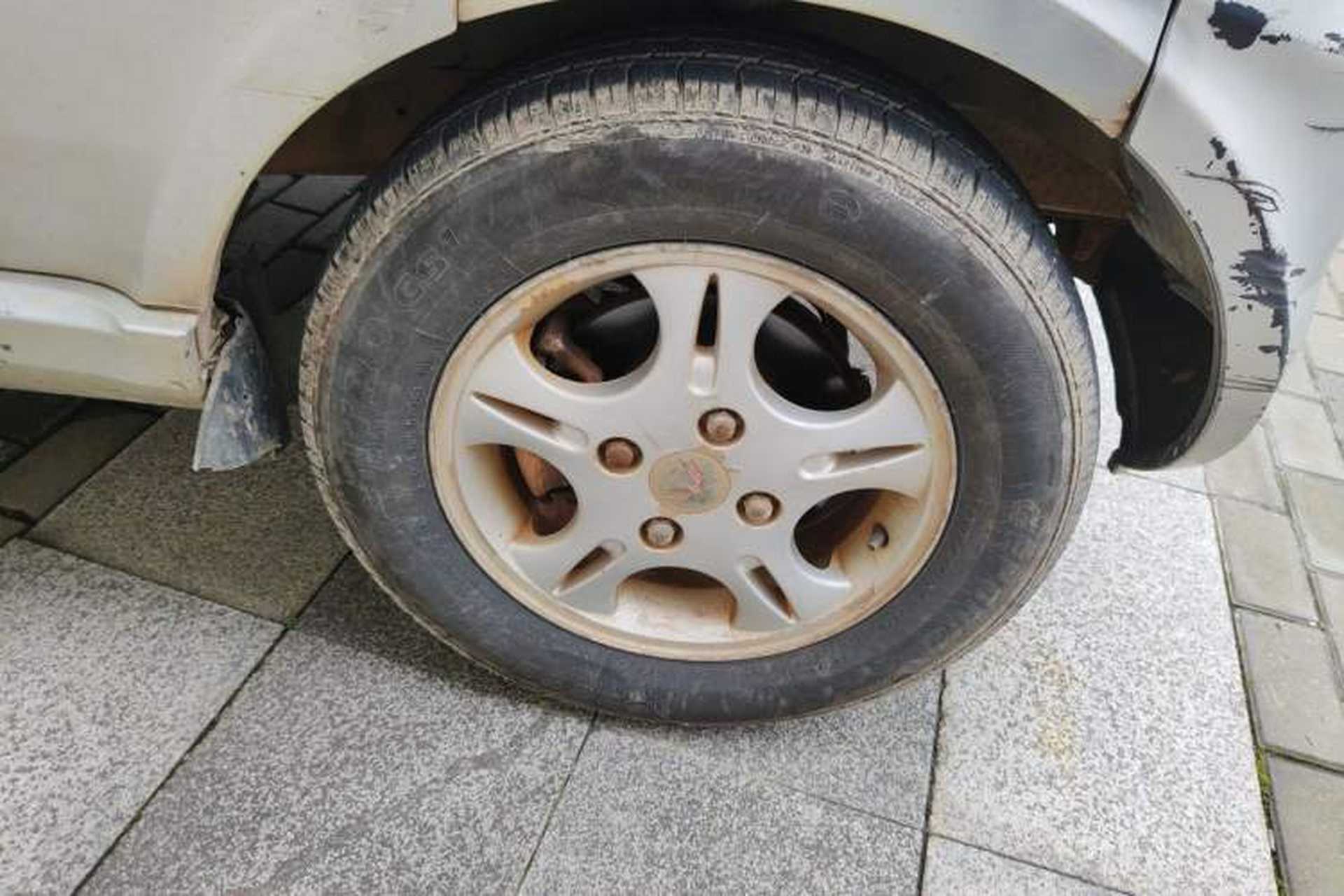 Used Wuling Rongguang 2011 1.2L Comfort Model Right Front Wheel Hub