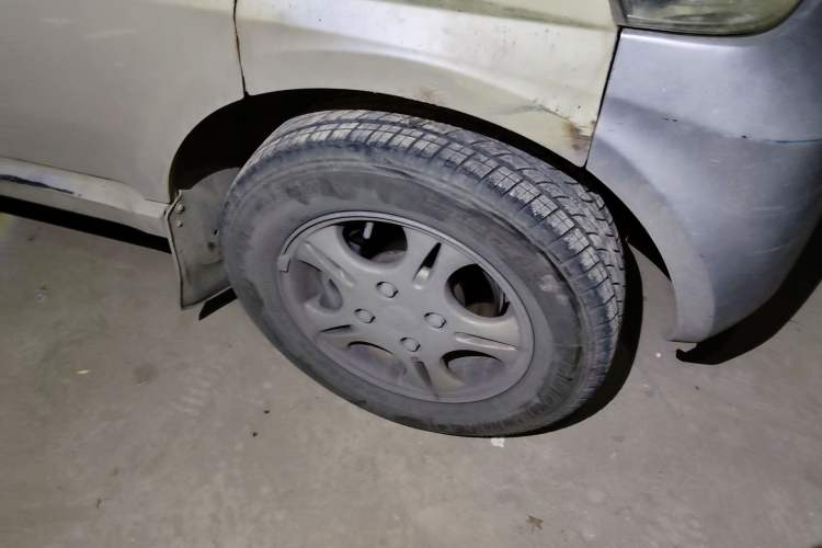 Used Wuling Rongguang 2011 1.2L Standard Version Right Front Wheel Hub