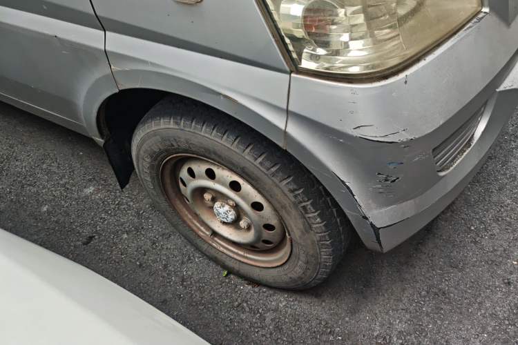 Used Wuling Rongguang 2011 1.2L Base Version Right Front Wheel Hub