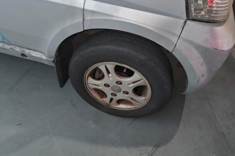 Used Wuling Rongguang 2011 1.2L Base Version Right Front Wheel Hub