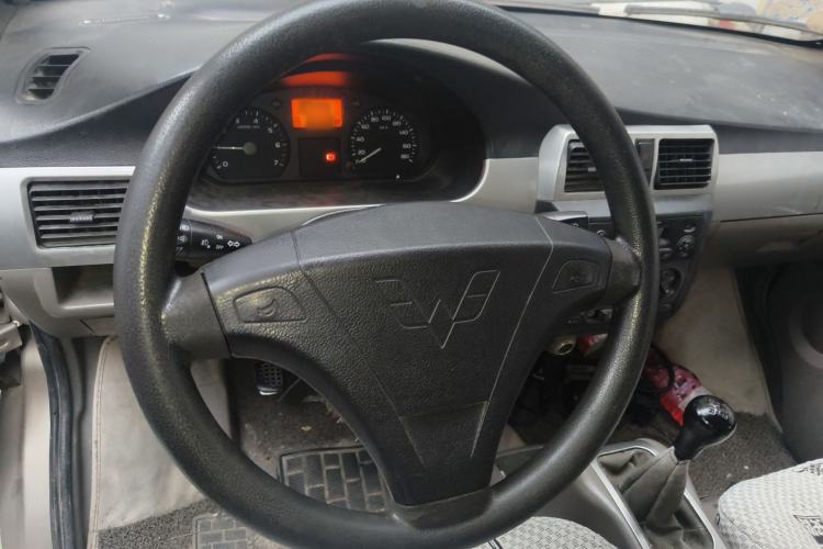 Used Wuling Rongguang 2011 1.2L Comfort Model Steering Wheel