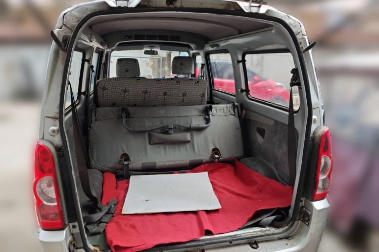 Used Wuling Rongguang 2011 1.2L Base Version Trunk