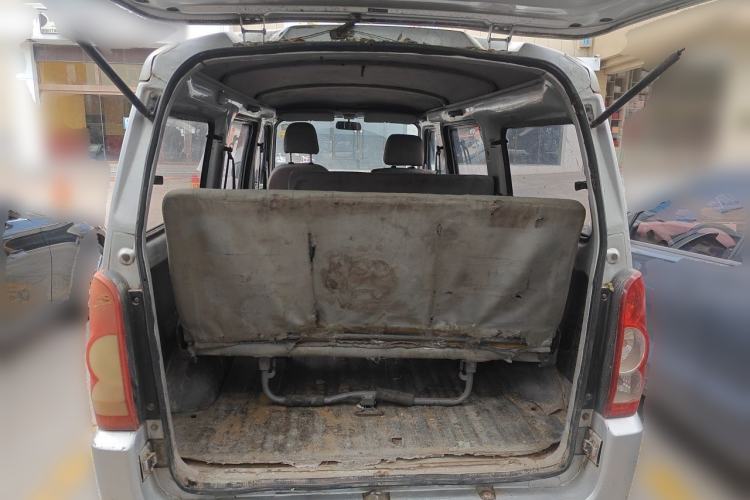 Used Wuling Rongguang 2011 1.2L Base Version Trunk