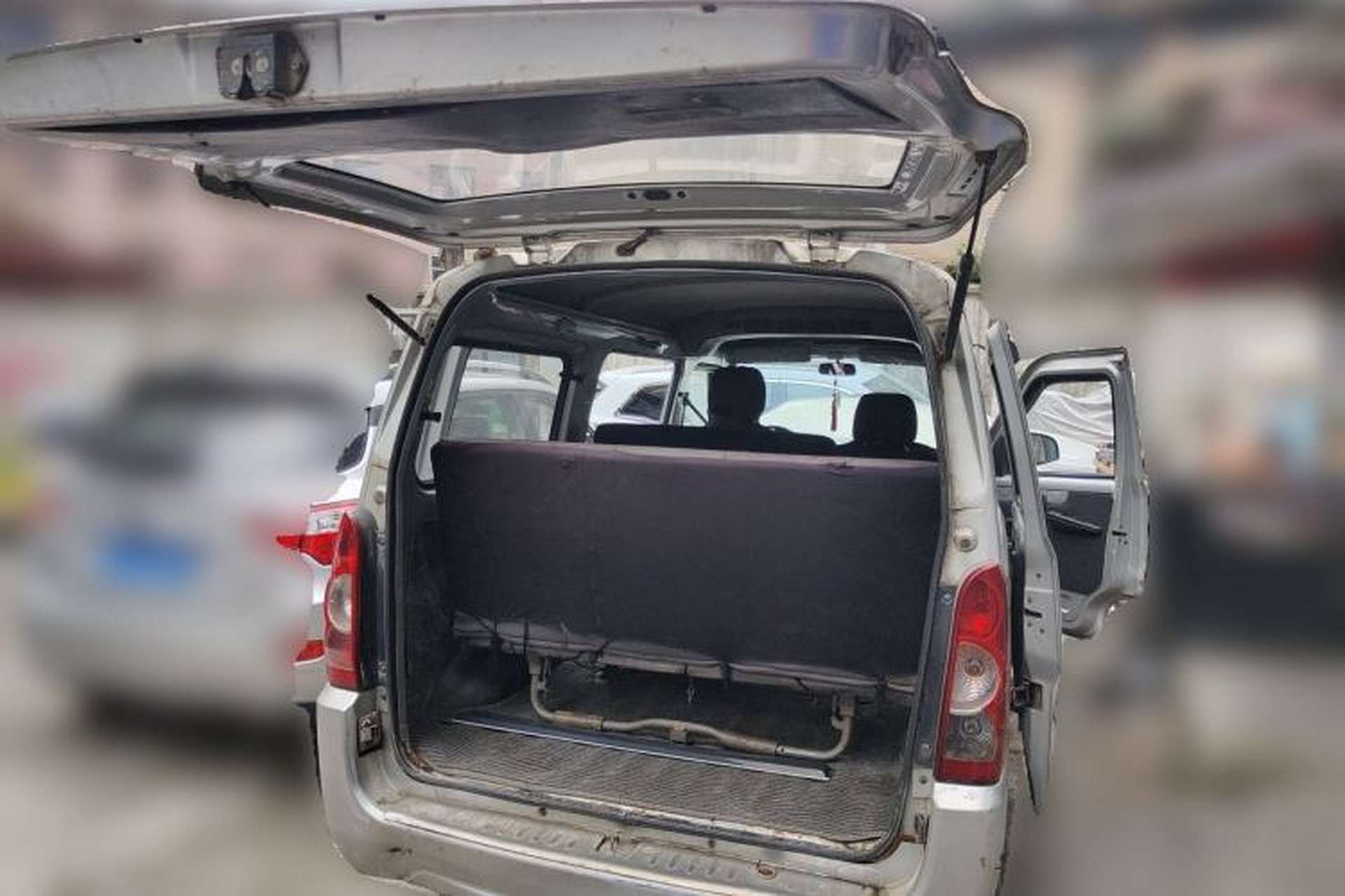 Used Wuling Rongguang 2011 1.2L Base Version Trunk