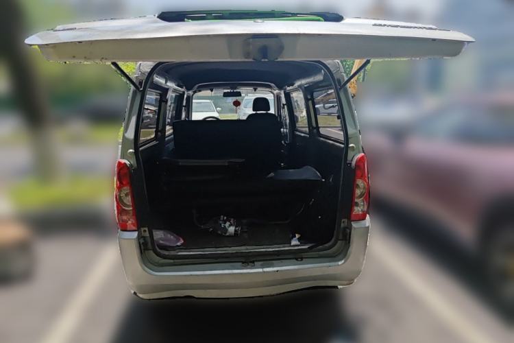Used Wuling Rongguang 2011 1.2L Base Version Trunk