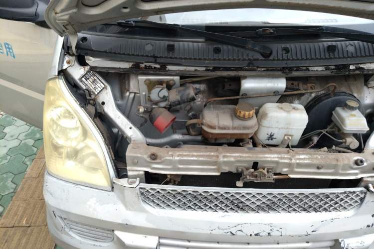 Used Wuling Rongguang 2011 1.2L Base Version Engine Bay Right