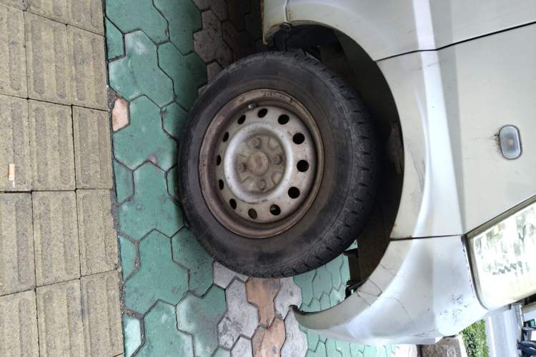 Used Wuling Rongguang 2011 1.2L Base Version Right Front Wheel Hub