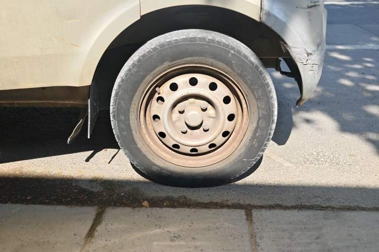 Used Wuling Rongguang 2011 1.2L Base Version Right Front Wheel Hub