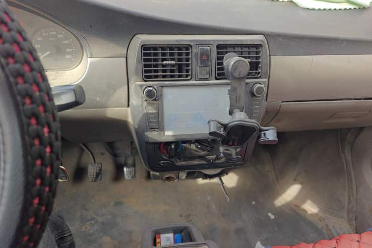 Used Wuling Rongguang 2011 1.2L Standard Version Audio And AC Panel