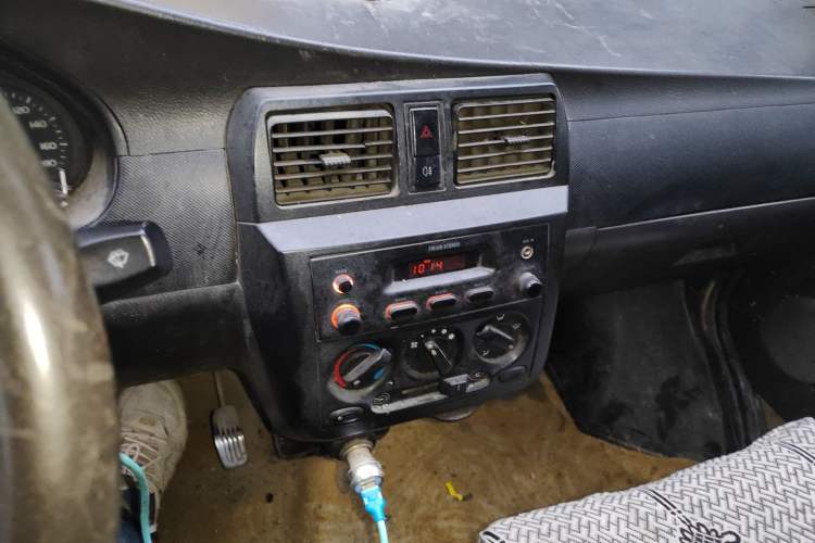 Used Wuling Rongguang 2011 1.2L Base Version Audio And AC Panel