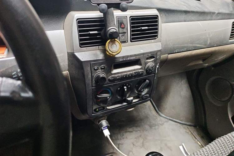 Used Wuling Rongguang 2011 1.2L Standard Version Audio And AC Panel