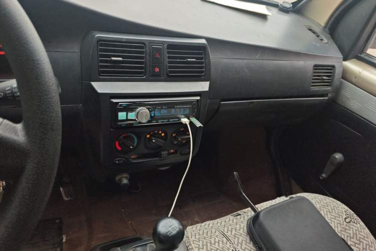 Used Wuling Rongguang 2011 1.2L Base Version Audio And AC Panel