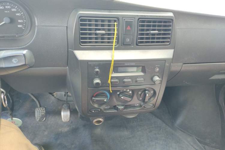 Used Wuling Rongguang 2011 1.2L Base Version Audio And AC Panel
