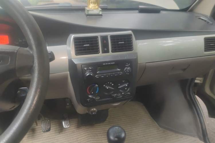 Used Wuling Rongguang 2011 1.2L Standard Version Audio And AC Panel